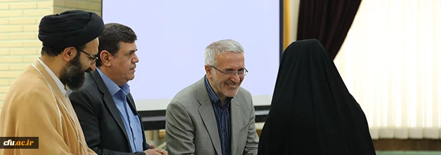 حجت الاسلام و المسلمین دادگر در نشست آموزشی رتبه های برتر دانشگاه فرهنگیان عنوان کرد: 

برخورداری از ایده و توانمندی نخبگان دانشگاه  و تلفیق آن با فضای تربیتی، دینی و معرفتی زمینه ساز  ارتقاء تربیت معلم 5