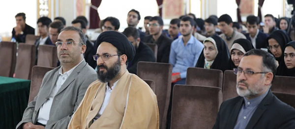 حجت الاسلام والمسلمین علی ذوعلم، معاون پژوهشی مؤسسه انقلاب اسلامی:

دانشگاه فرهنگیان می‎تواند منشأ تحولات شود 4