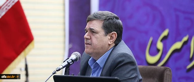 دکتر خنیفر در نشست آموزشی رتبه های برتر کنکور سراسری در دانشگاه:
هدف ما در دانشگاه فرهنگیان تربیت معلم قیمتی است