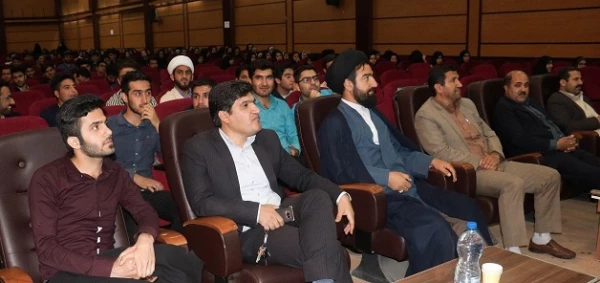 به همت بسیج دانشجویی دانشگاه فرهنگیان استان کهگیلویه و بویراحمد برگزار شد:

جشن عید سعید مبعث با حضور دانشجومعلمان پردیس های کوثر و شهید ایزدپناه
 3