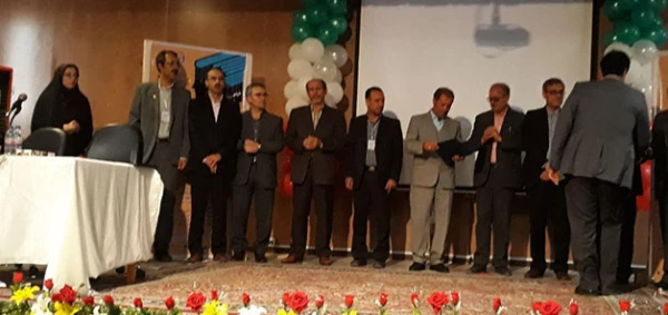 دکتر صفر زاده  در همایش ملی ادبیات فارسی خراسان شمالی تاکید کرد:  

لزوم بهره گیری استادان و پژوهشگران از شیوه و روش های نوین آموزش 4