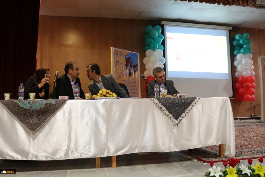 دکتر صفر زاده  در همایش ملی ادبیات فارسی خراسان شمالی تاکید کرد:  

لزوم بهره گیری استادان و پژوهشگران از شیوه و روش های نوین آموزش 7