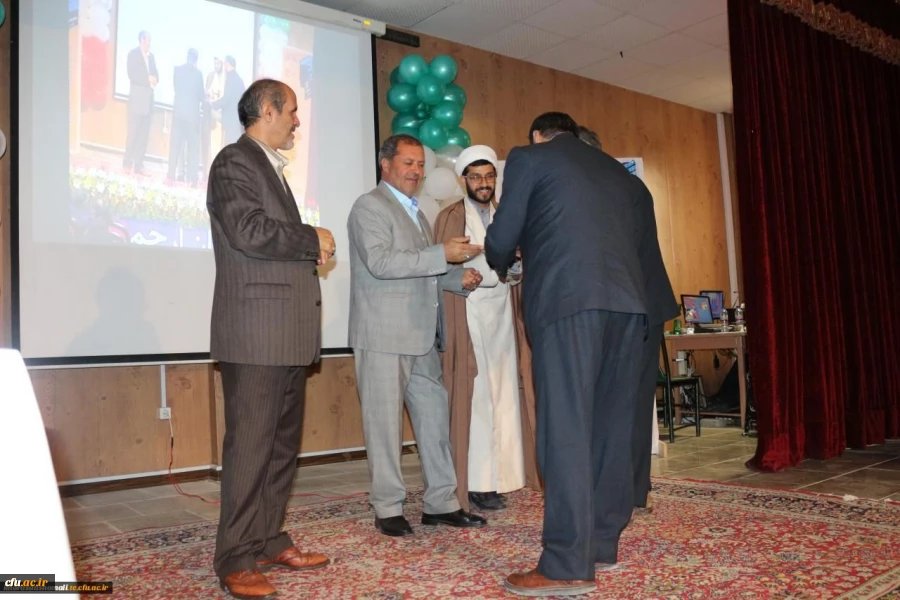 به مناسبت روز جانباز انجام شد

تقدیر از جانبازان دانشگاه فرهنگیان استان خراستان شمالی با حضور معاون فرهنگی و اجتماعی دانشگاه فرهنگیان جناب آقا دکتر صفرزاده 2