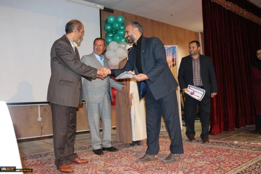 به مناسبت روز جانباز انجام شد

تقدیر از جانبازان دانشگاه فرهنگیان استان خراستان شمالی با حضور معاون فرهنگی و اجتماعی دانشگاه فرهنگیان جناب آقا دکتر صفرزاده 2