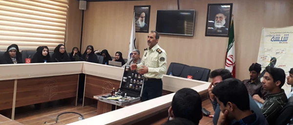 مرکز مشاوره پردیس شهید بهشتی هرمزگان به مناسبت هفته سلامت برگزار کرد:

کارگاههای دانش خانواده و مبارزه با مواد مخدر 3