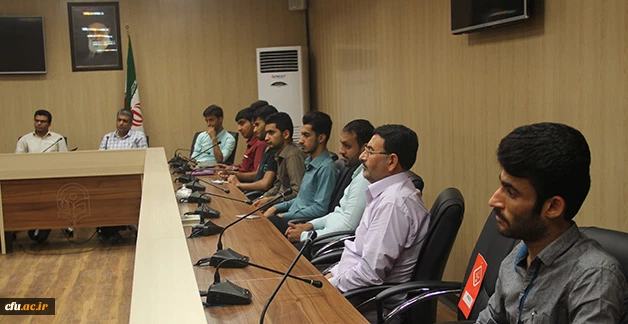 توسط کانون انشاء ونویسندگی پردیس شهید بهشتی هرمزگان برگزار شد:

دومین نشست دورهمی کتابخوانی در سال ۹۷ 
 4