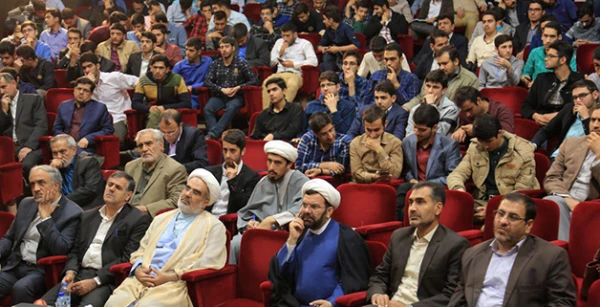 دکتر خنیفر در همایش کشوری دانش موضوعی-تربیتی آموزش دینی و قرآن:

عظمت ادبی قرآن تکرار ناپذیر است 4