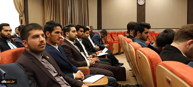 دکتر خنیفر در چهارمین دوره توان افزایی دبیران شوای صنفی تاکید کرد:

ضرورت گردآوری تجارب و ایده های برتر اعضای شورای صنفی 2