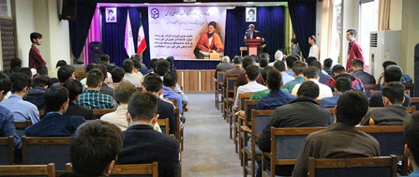 پردیس آیت الله خامنه ای گرگان برگزا شد:

دویست وهشتاد و پنجمین سالروز مختوم قلی فراغی شاعر بزرگ ترکمن  3