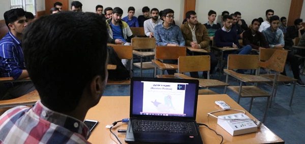 بمناسبت هفته سلامت کارگاه کمک های اولیه و فوریت های پزشکی برگزار شد 3