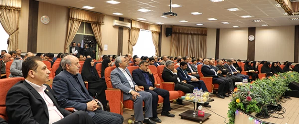 دکتر خاکی در مراسم گرامیداشت نیمه شعبان و تجلیل از کارمندان برتر:

بهبود شرایط دانشگاه مرهون باور مسئولان به اهمیت و لزوم توجه به آن است
رضایت استادان و دانشجو معلمان در راس امور دانشگاه فرهنگیان
پیشرفت در میزان، تخصیص و دریافت بودجه دانشگاه فرهنگیان 