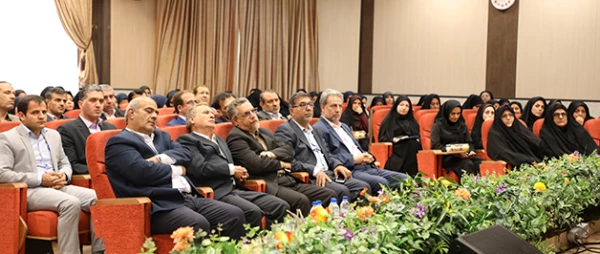 دکتر خاکی در مراسم گرامیداشت نیمه شعبان و تجلیل از کارمندان برتر:

بهبود شرایط دانشگاه مرهون باور مسئولان به اهمیت و لزوم توجه به آن است
رضایت استادان و دانشجو معلمان در راس امور دانشگاه فرهنگیان
پیشرفت در میزان، تخصیص و دریافت بودجه دانشگاه فرهنگیان 