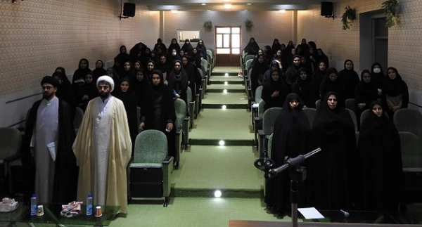 به همت انجمن تاریخ پردیس آیت اله کمالوند لرستان برگزار گردید:

نشست علمی دشمن شناسی در تاریخ با تاکید بر نقش یهود و به استناد به قرآن کریم 
 5