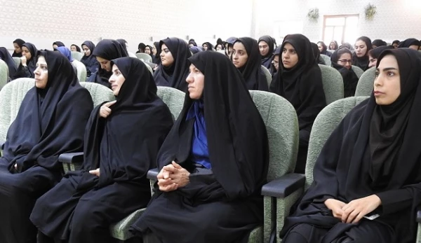 به همت انجمن تاریخ پردیس آیت اله کمالوند لرستان برگزار گردید:

نشست علمی دشمن شناسی در تاریخ با تاکید بر نقش یهود و به استناد به قرآن کریم 
 7