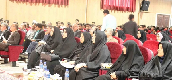 با حضور دکتر صفرزاده معاون فرهنگی واجتماعی دانشگاه فرهنگیان کشور برگزار شد:

مراسم گرامیداشت روز معلم و تجلیل از مقام استاد در دانشگاه فرهنگیان خراسان شمالی 
 3