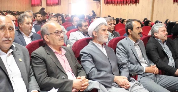 با حضور دکتر صفرزاده معاون فرهنگی واجتماعی دانشگاه فرهنگیان کشور برگزار شد:

مراسم گرامیداشت روز معلم و تجلیل از مقام استاد در دانشگاه فرهنگیان خراسان شمالی 
 5