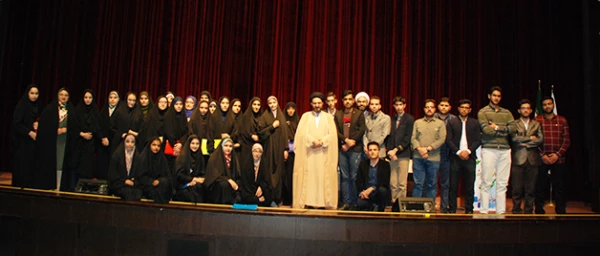 حجت الاسلام دادگر در نشست دانشجو معلمان رتبه های برتر کنکور خبر داد:

برای تبدیل ایده و خلاقیت به محصول، کانون های علمی باید ایجاد شود 3