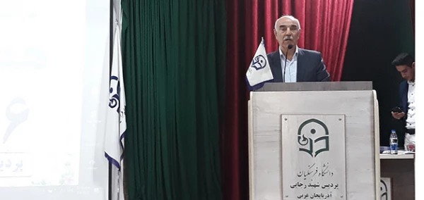 در مراسم بزرگداشت هفته آموزش، دکتر علی محمودلو عنوان کرد:

 بر خود می بالم که بتوانم در این عرصه خدمتگزاری شایسته باشم
 9