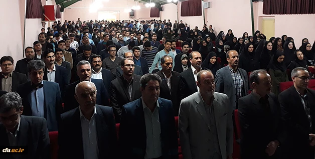 در مراسم بزرگداشت هفته آموزش، دکتر علی محمودلو عنوان کرد:

 بر خود می بالم که بتوانم در این عرصه خدمتگزاری شایسته باشم
 2