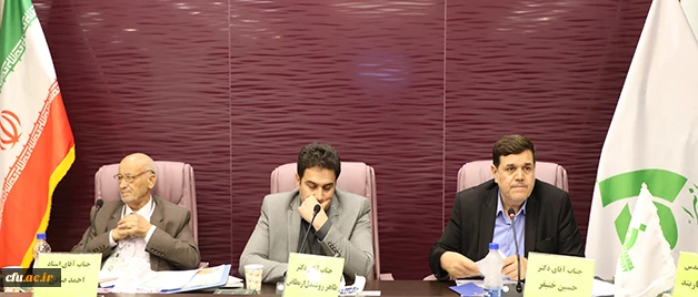 با حضور دکتر خنیفر رییس دانشگاه فرهنگیان برگزار شد:

میزگرد "نقش آموزش عالی در توسعه حرفه ای معلمان در نظام آموزشی قبل از دانشگاه" 2