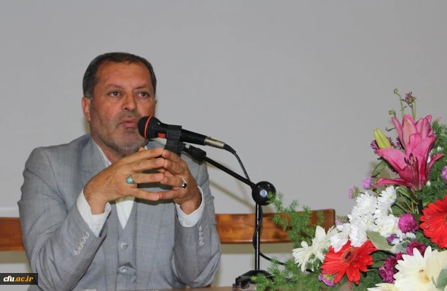 دکتر صفرزاده معاون فرهنگی و اجتماعی دانشگاه فرهنگیان:

شورای فرهنگی واجتماعی استان، بهترین مرجع فعالیت های فرهنگی دانشگاه است. 6