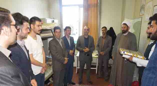 به مناسبت هفته سراهای دانشجویی صورت گرفت:

بازدید از سراهای دانشجویی پردیس علامه طباطبایی اردبیل
 4