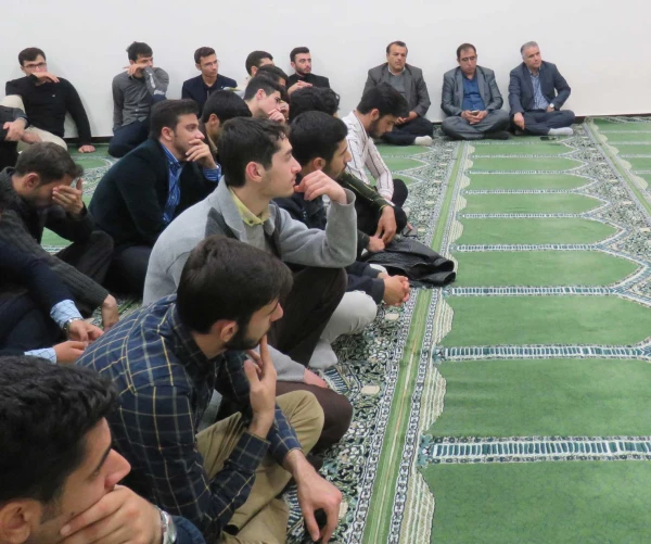 به مناسبت هفته سرای دانشجوئی برگزار شد:

جلسه سخنرانی درمورد اقوام با موضوع ایلات و عشایر استان 4