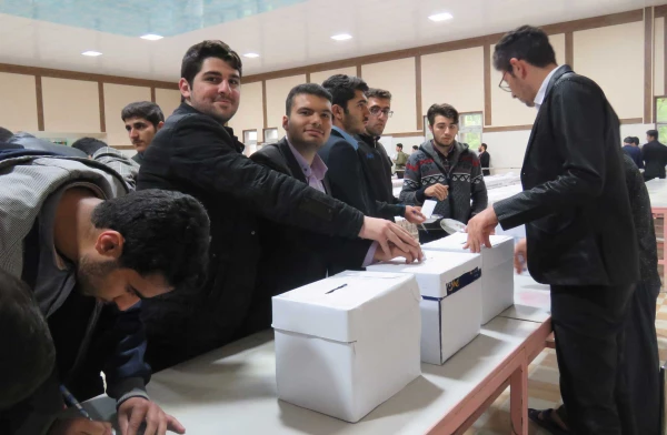 انتخابات کانون های فرهنگی و اجتماعی برگزار شد:

آغاز رقابت بین 50 نفر از کاندیداهای کانون های 13 گا 2