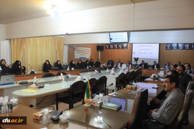 آقاخانی  در دوره آموزشی سرپرستان شبانه روزی منطقه 10 دانشگاه فرهنگیان تاکید کرد:

 سراهای دانشجویی محل و کانون تربیت؛  و سرپرستان شبانه روزی به نوعی نقطه اتصال  و ارتباط  می باشند