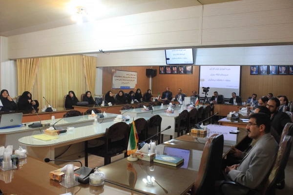 آقاخانی  در دوره آموزشی سرپرستان شبانه روزی منطقه 10 دانشگاه فرهنگیان تاکید کرد: