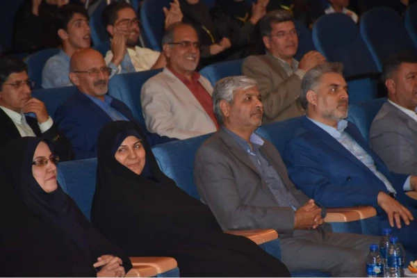 دکتر علی نژاد در مراسم دانش آموختگی دانشجو معلمان استان خراسان جنوبی:

دانش آموز پژوهشگر نیاز به معلم پژوهشگر و فکور دارد 2