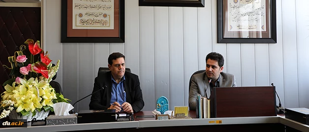 دکتر خنیفر در نشست با معاون و کارکنان معاونت آموزشی و تحصیلات تکمیلی عنوان کرد:

آموزش اکنون خط مقدم دانشگاه است 2