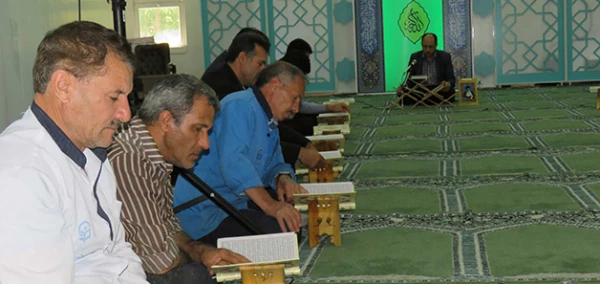 به همت کانون نماز و نیایش برگزار شد:

تلاوت روزانه یک حزب از قرآن کریم در ایام ماه مبارک رمضان
 4