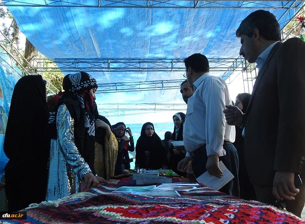 با همکاری امور فرهنگی و انجمن تاریخ پردیس آیت اله کمالوند لرستان  برگزار شد:

نمایشگاه با موضوع آثار و محصولات فرهنگی قومیت های ایرانی
 4