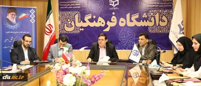 رئیس دانشگاه در  نشست صمیمی رئیس دانشگاه فرهنگیان با اصحاب رسانه:

نگاه به بودجه نظام تعلیم وتربیت باید نگاهی فاخر و سرمایه ای باشد