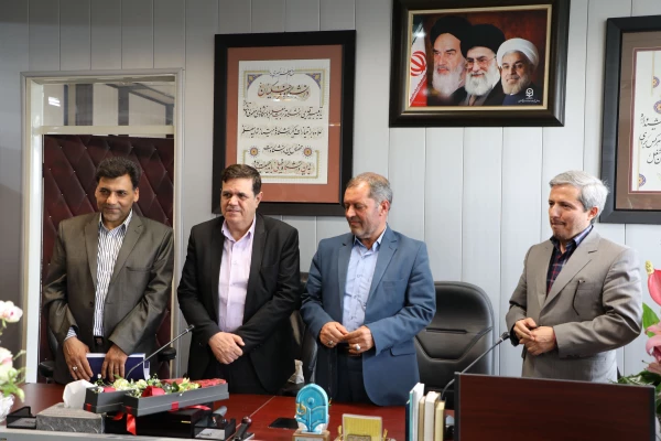 با حکمی از سوی دکتر خنیفر مدیر کل فرهنگی دانشگاه منصوب شد 4