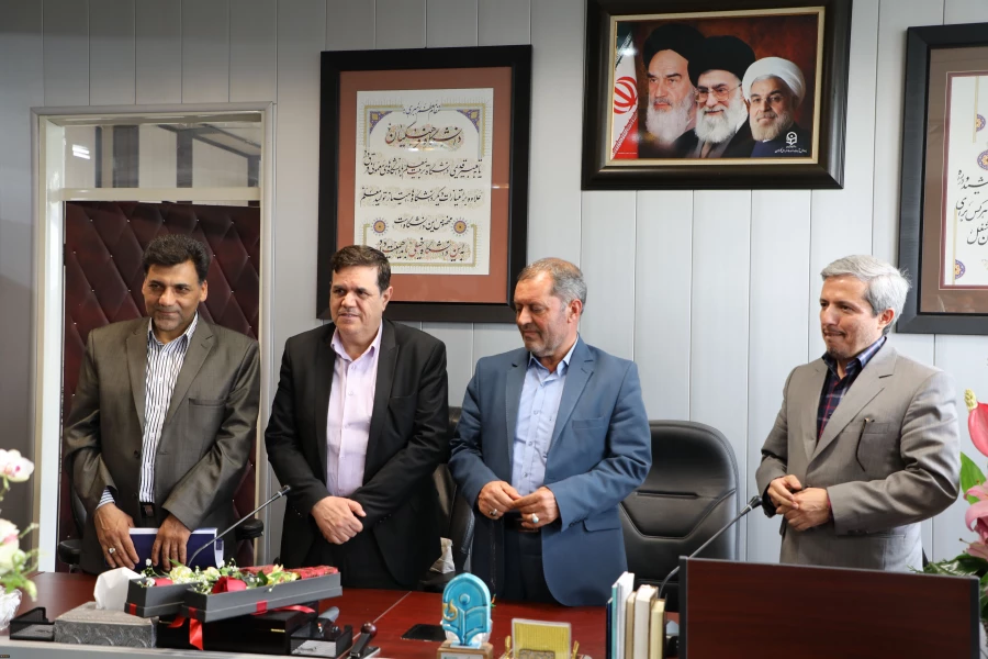 با حکمی از سوی دکتر خنیفر مدیر کل فرهنگی دانشگاه منصوب شد 4