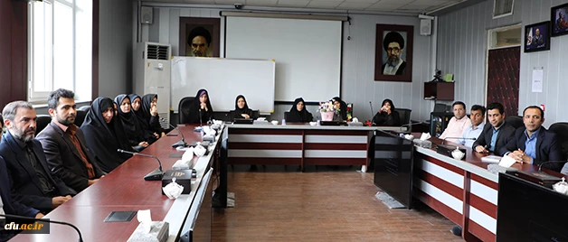 دکتر خنیفر در نشست بامعاون و کارکنان معاونت فرهنگی و اجتماعی:

کار فرهنگی عامل اصلی ایجاد امید و اعتماد درجامعه است 3