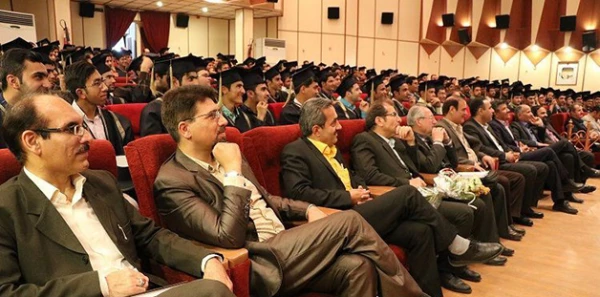 با حضور مدیر امور پردیس های استان اصفهان برگزار شد:

جشن دانش آموختگی دانشجومعلمان ورودی 93 پردیس شهید باهنر اصفهان
 2