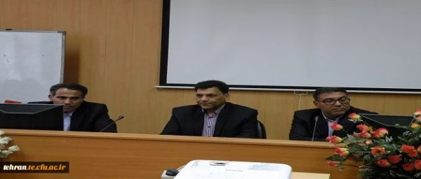 دکتر محمدی در جلسه مشترک مدیران استان تهران با مدیران حوزه ریاست دانشگاه تاکید شد:

افزایش مشارکت و ایجاد تعامل و ارتباط دو سویه بین مدیران صف و ستاد 3