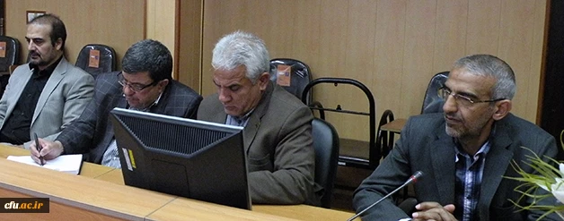 دکتر محمدی در جلسه مشترک مدیران استان تهران با مدیران حوزه ریاست دانشگاه تاکید شد:

افزایش مشارکت و ایجاد تعامل و ارتباط دو سویه بین مدیران صف و ستاد 6