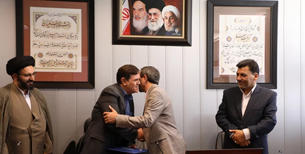 دکتر خنیفر در مراسم تودیع و معارفه معاون پژوهشی دانشگاه فرهنگیان عنوان کرد:

ضرورت اصلاح سرفصل های آموزشی و غنی سازی علمی دروس پژوهش در دانشگاه 3