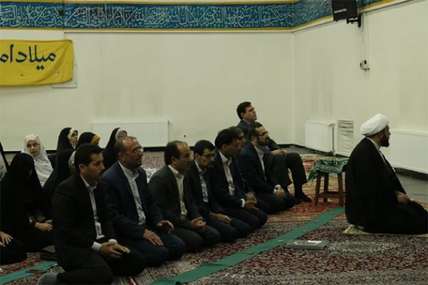 حضور سرزده  دکتر خنیفر در مرکز آموزش عالی  شهید شرافت تهران و افطار در جمع دانشجو معلمان 8