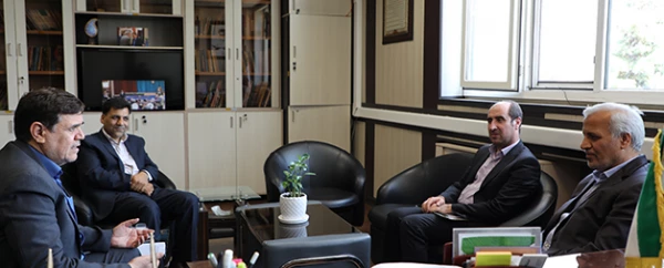 دیدار دکتر خنیفر با حسنی نماینده مردم شریف رشت برگزار شد 3