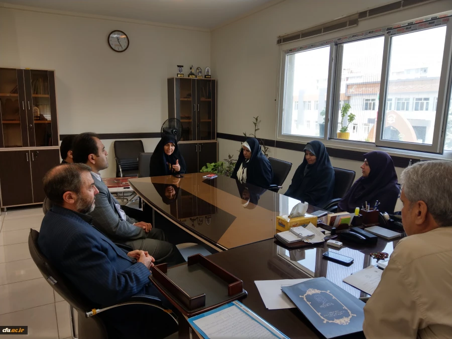 از داوران جشنواره دانشجوی نمونه دانشگاه فرهنگیان تجلیل شد