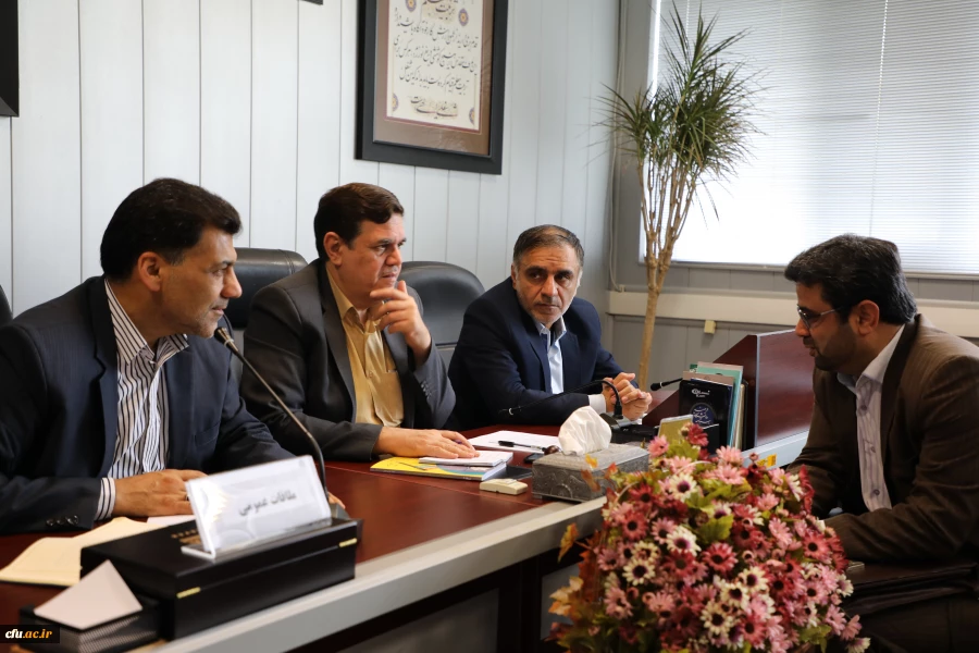 ملاقات حضوری همکاران با رئیس دانشگاه فرهنگیان برگزار شد 3