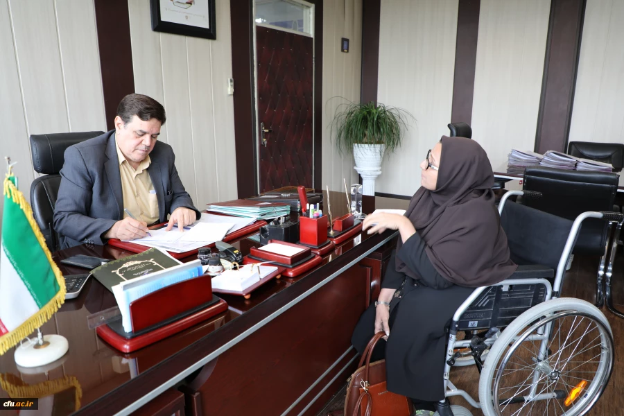 ملاقات حضوری همکاران با رئیس دانشگاه فرهنگیان برگزار شد 5