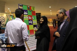 با حضور دکترطاهری نیا در غرفه دانشگاه فرهنگیان