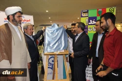 با حضور دکترطاهری نیا در غرفه دانشگاه فرهنگیان