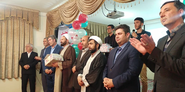 در مرکز آزادگان نیر برگزار شد:

مراسم آیین تجلیل ازبرترین های علمی، فرهنگی، ورزشی دانشجومعلمان 
 2